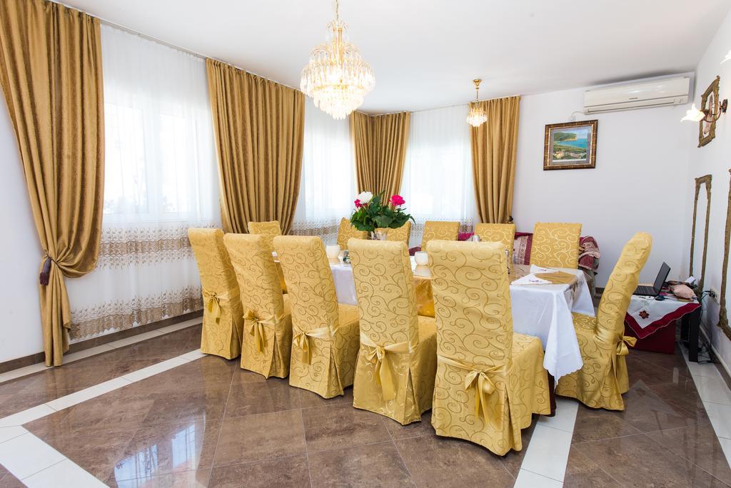 Hotel Wellness & Spa Angelo Gabriel Petrovac Екстер'єр фото