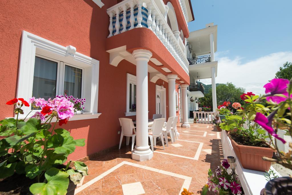 Hotel Wellness & Spa Angelo Gabriel Petrovac Екстер'єр фото