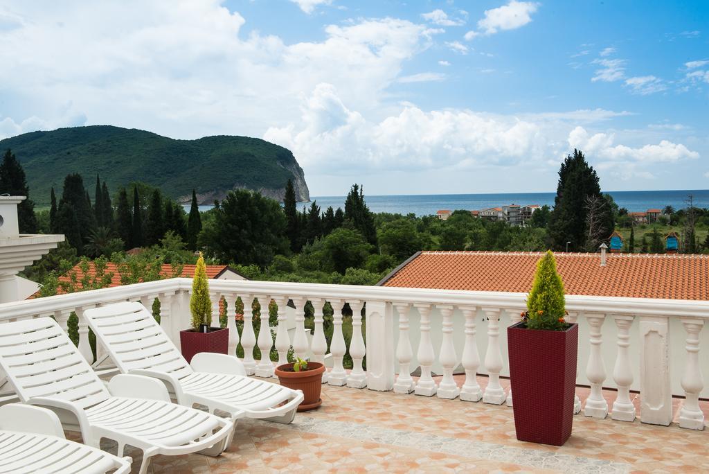 Hotel Wellness & Spa Angelo Gabriel Petrovac Екстер'єр фото
