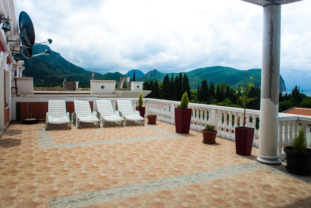 Hotel Wellness & Spa Angelo Gabriel Petrovac Екстер'єр фото