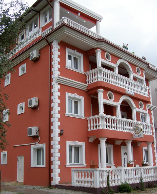 Hotel Wellness & Spa Angelo Gabriel Petrovac Екстер'єр фото