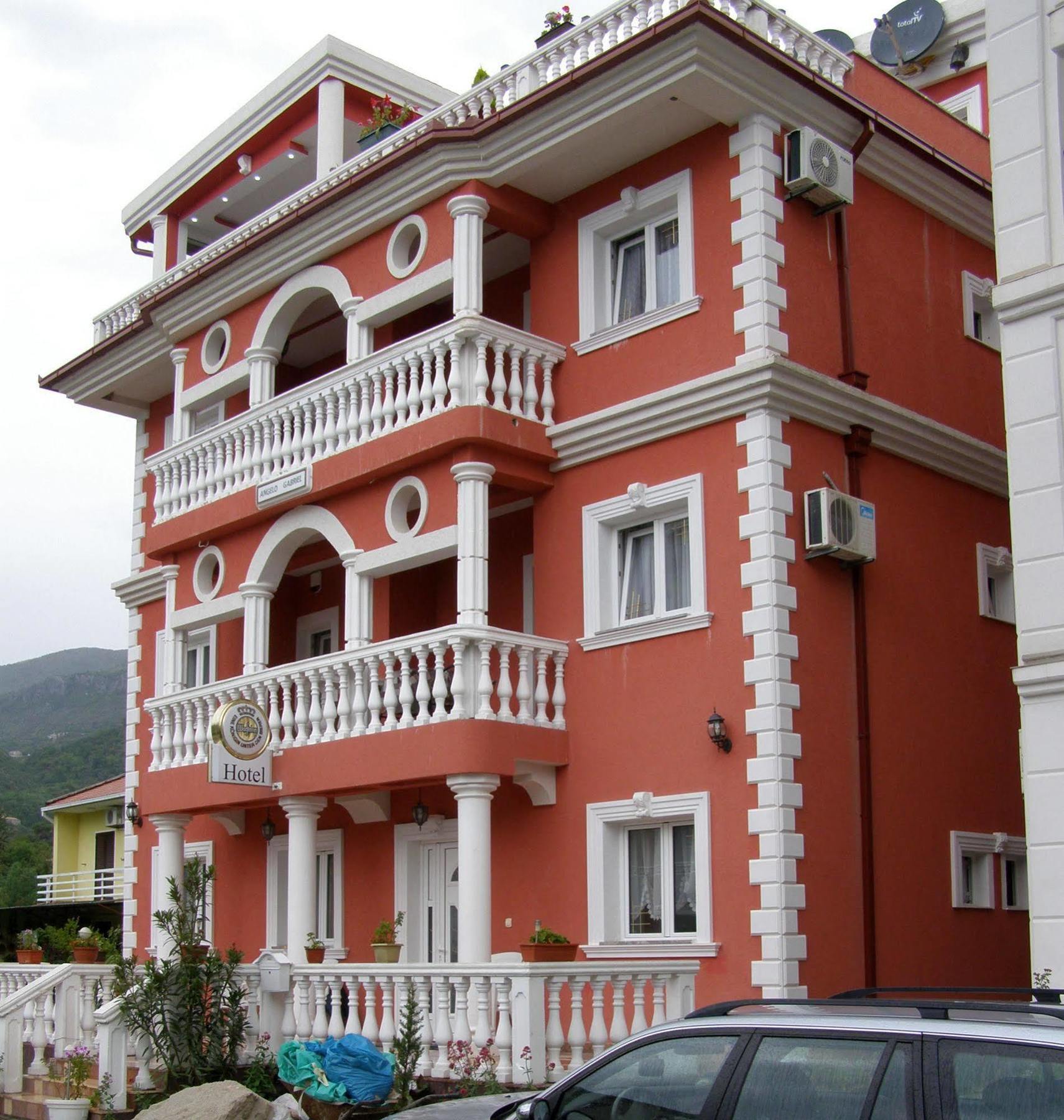 Hotel Wellness & Spa Angelo Gabriel Petrovac Екстер'єр фото