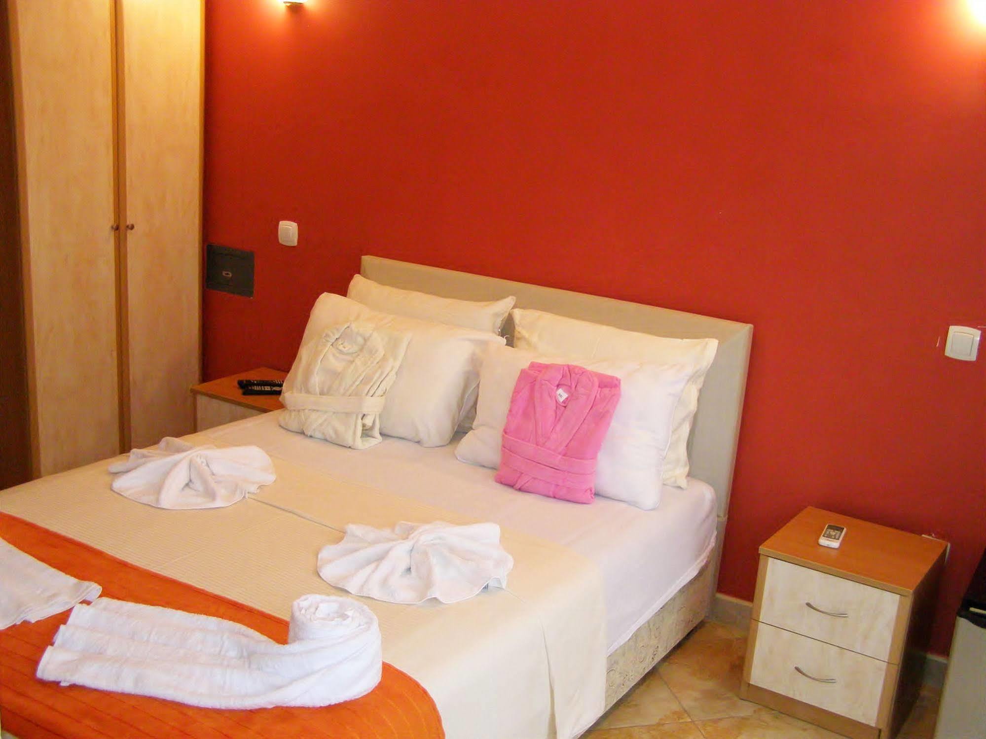 Hotel Wellness & Spa Angelo Gabriel Petrovac Екстер'єр фото