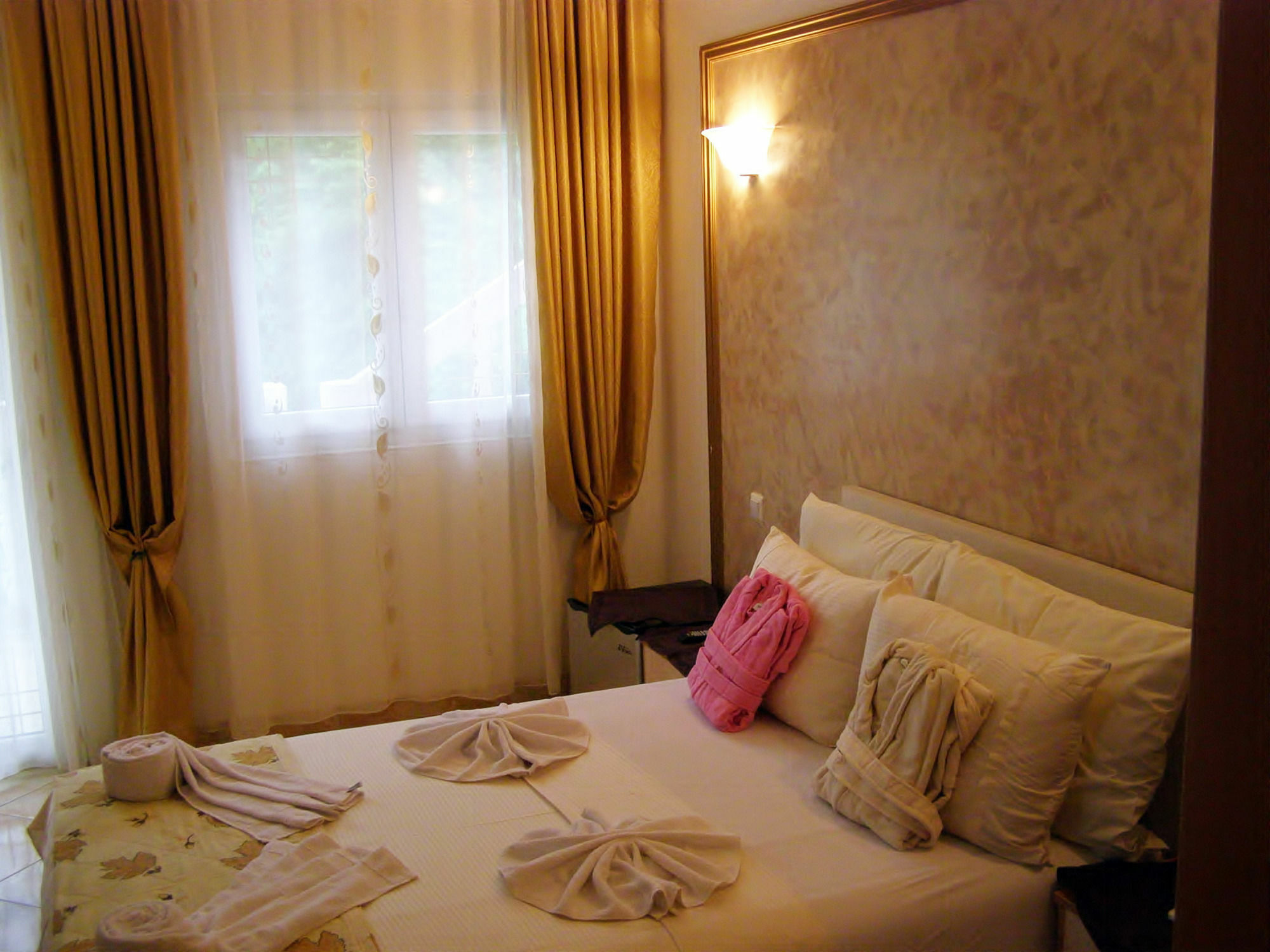 Hotel Wellness & Spa Angelo Gabriel Petrovac Екстер'єр фото